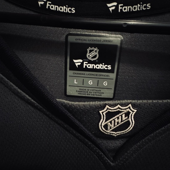 Las Vegas Golden Knights jersey - Picture 2 of 5